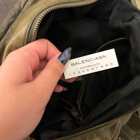 Balenciaga Shoulder Bag - Picture 14 of 16